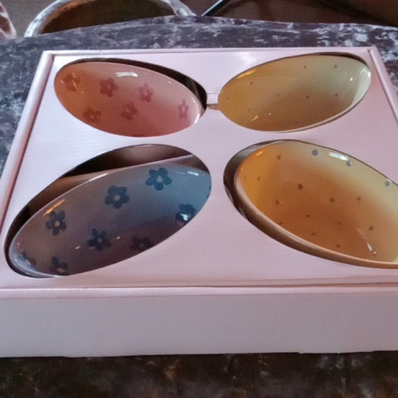 NIB 3 boxes of 4 Egg Shaped Bowls 12 total - Picture 1 of 7